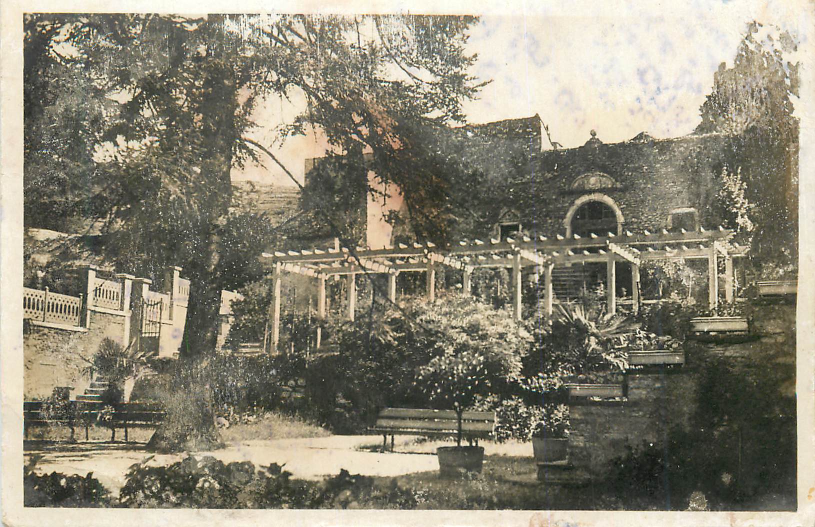 CPM St Pons (Herault) Jardin Public La Pergola