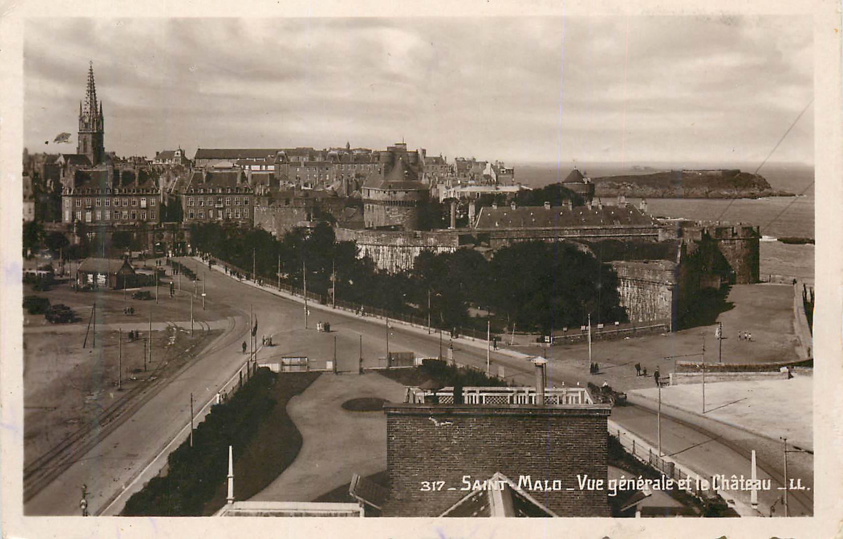 Saint-Malo — Vue générale et le Château — LL. — n° 317