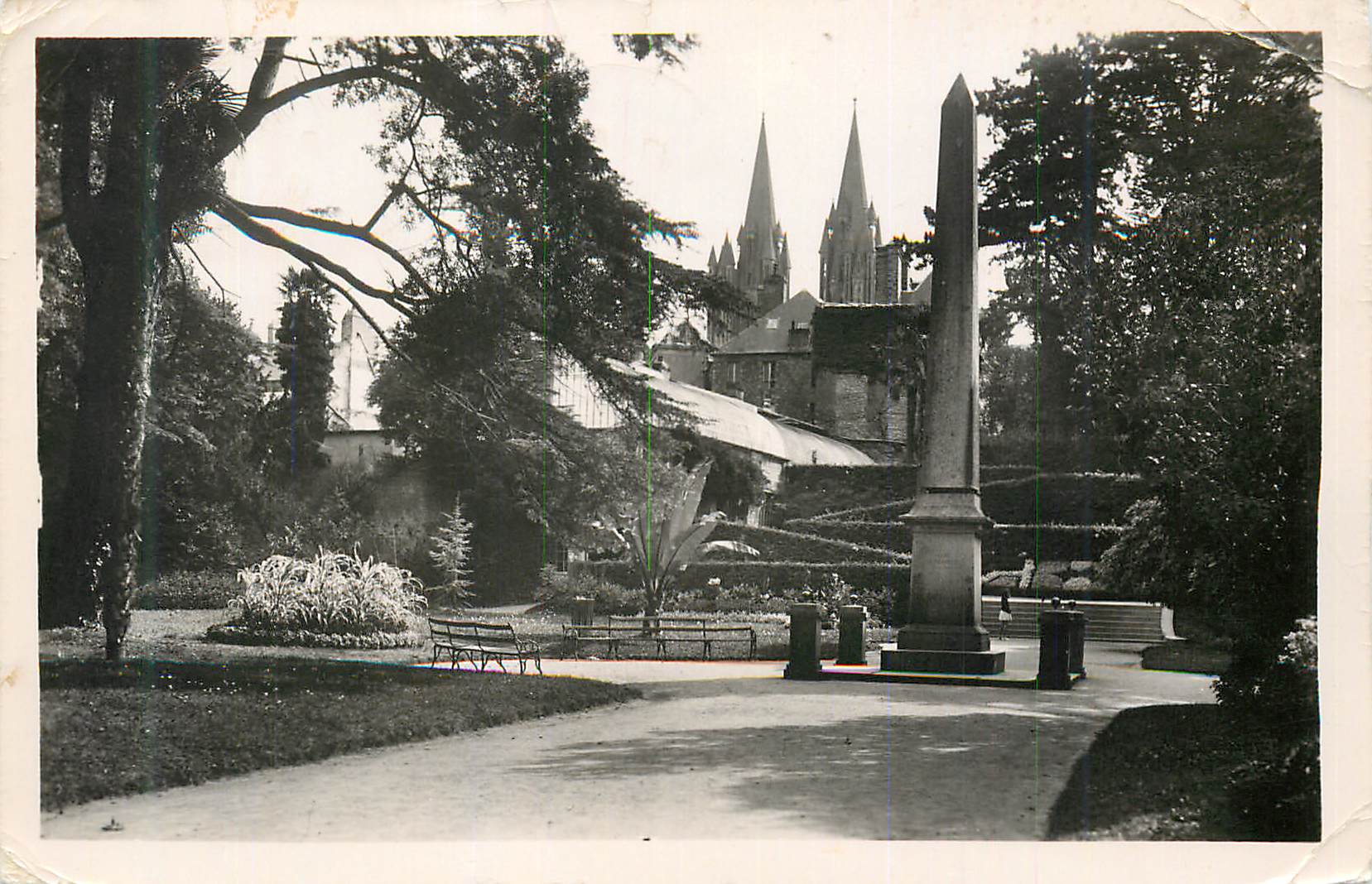 Garten der Kathedrale — Obelisk und Alleen — Verleger: A. Lefebvre, Nr. 123