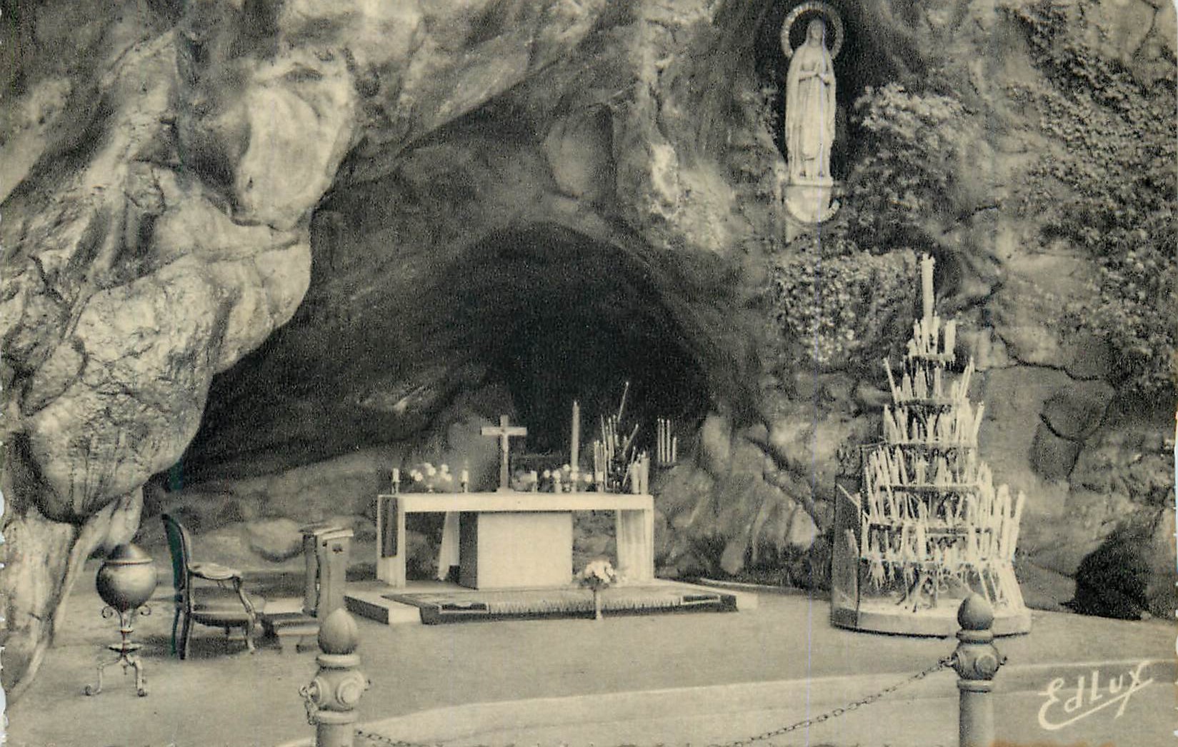 CPM Lourdes la Grotte Miraculeuse