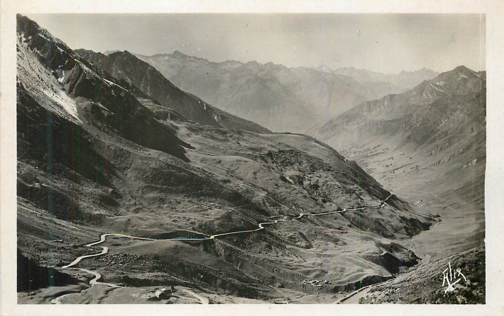 CPM Les Pyrenees Editions Alix Bagneres de Bigorre 