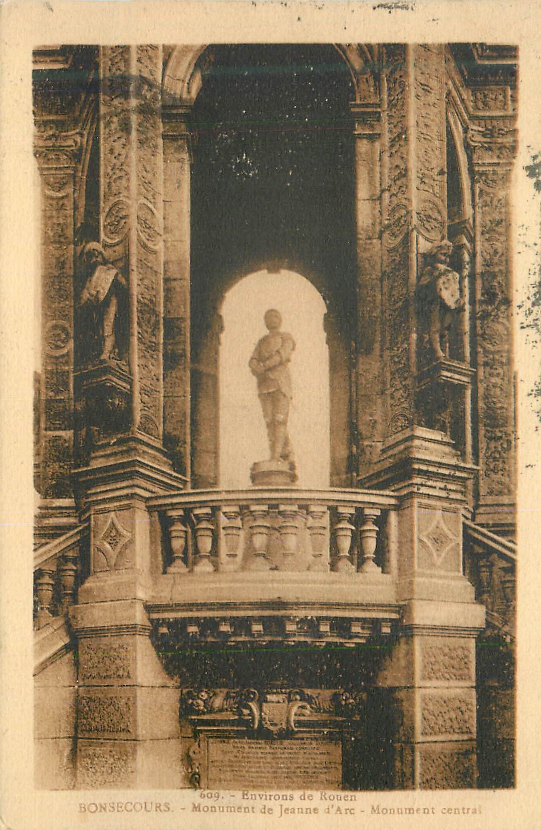 CPA Environs de Rouen Bonsecours Monument de Jeanne d'Arc Monument Central