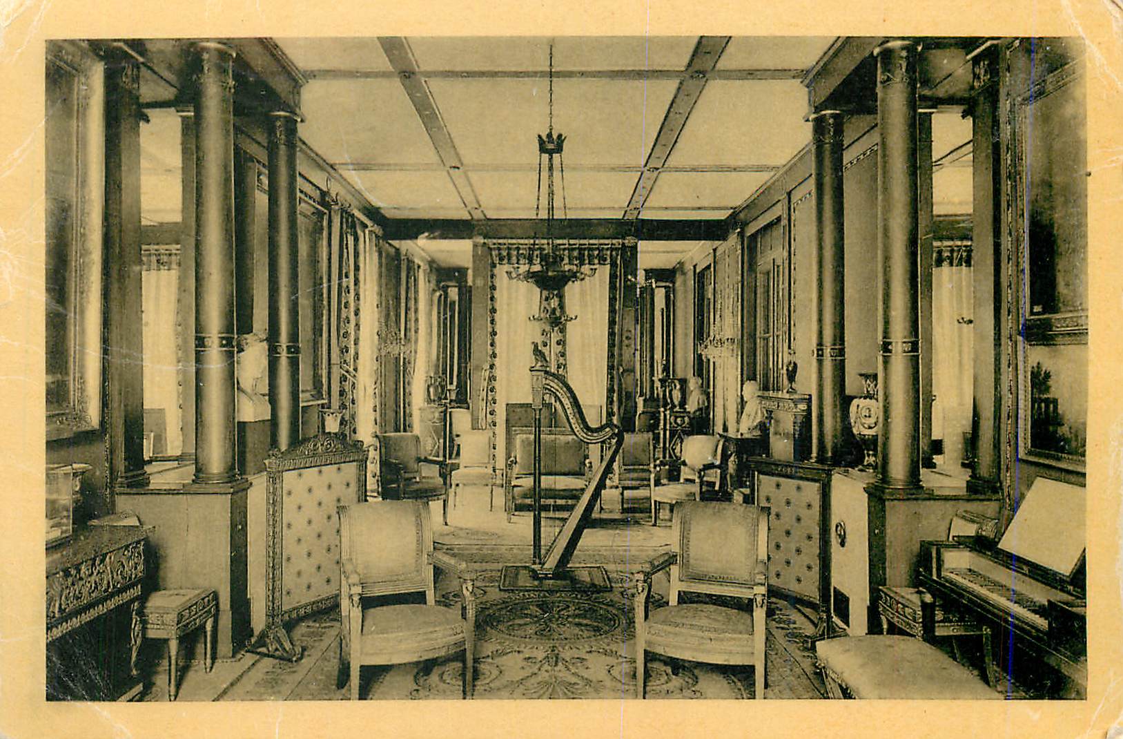 CPA Chateau de Malmaison Le Maison de Musique de l'Imperatrice Josephine