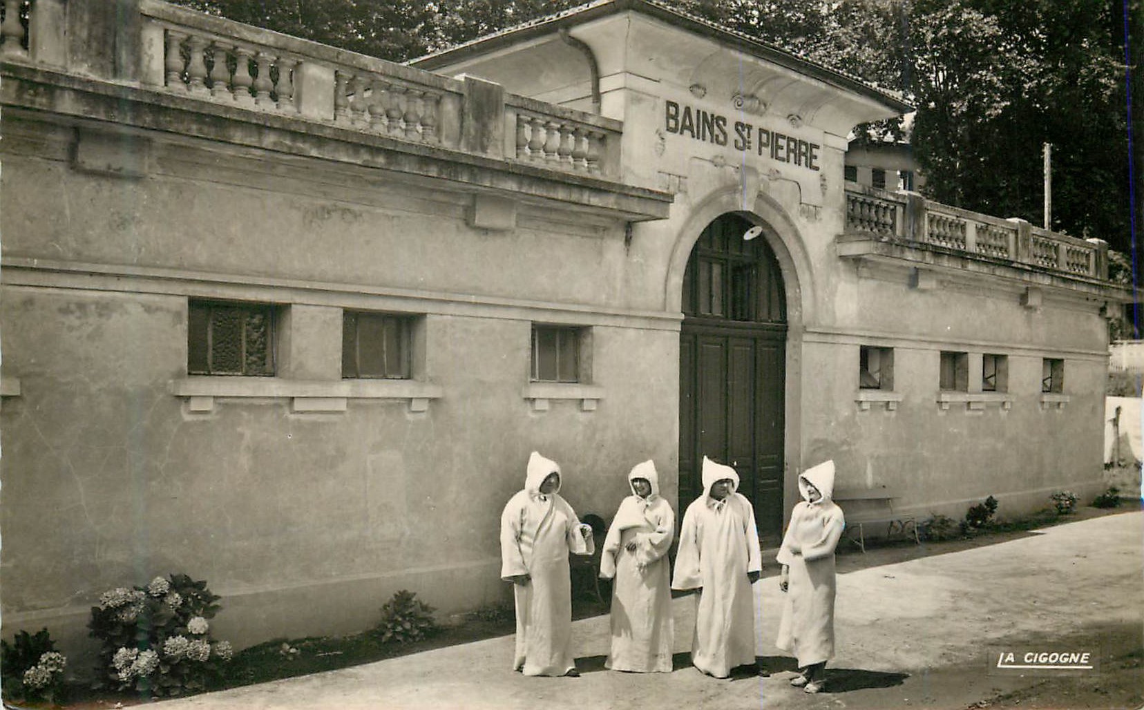 Bains Saint-Pierre — éditeur LA CIGOGNE, n° de série non visible