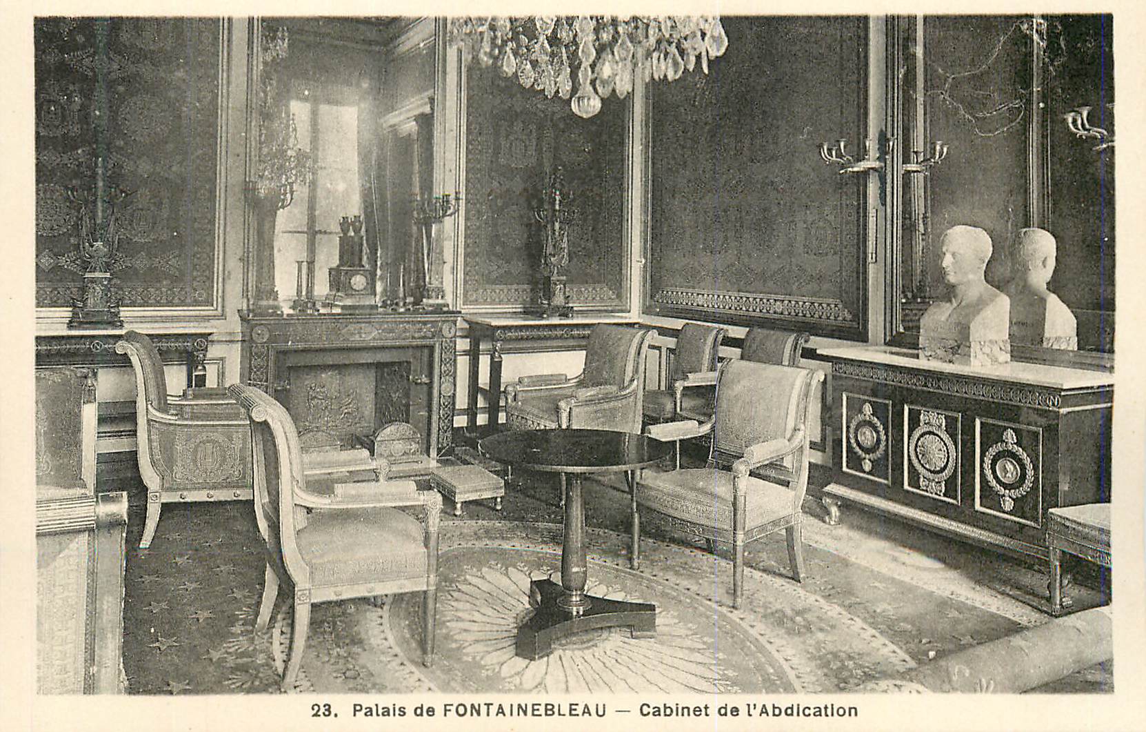 Palacio de FONTAINEBLEAU — Gabinete de la Abdicación