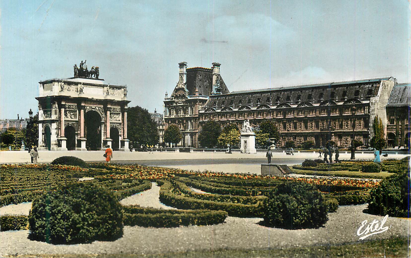 CPM Paris le Jardin des Tuileries Triomphe du Carrousel
