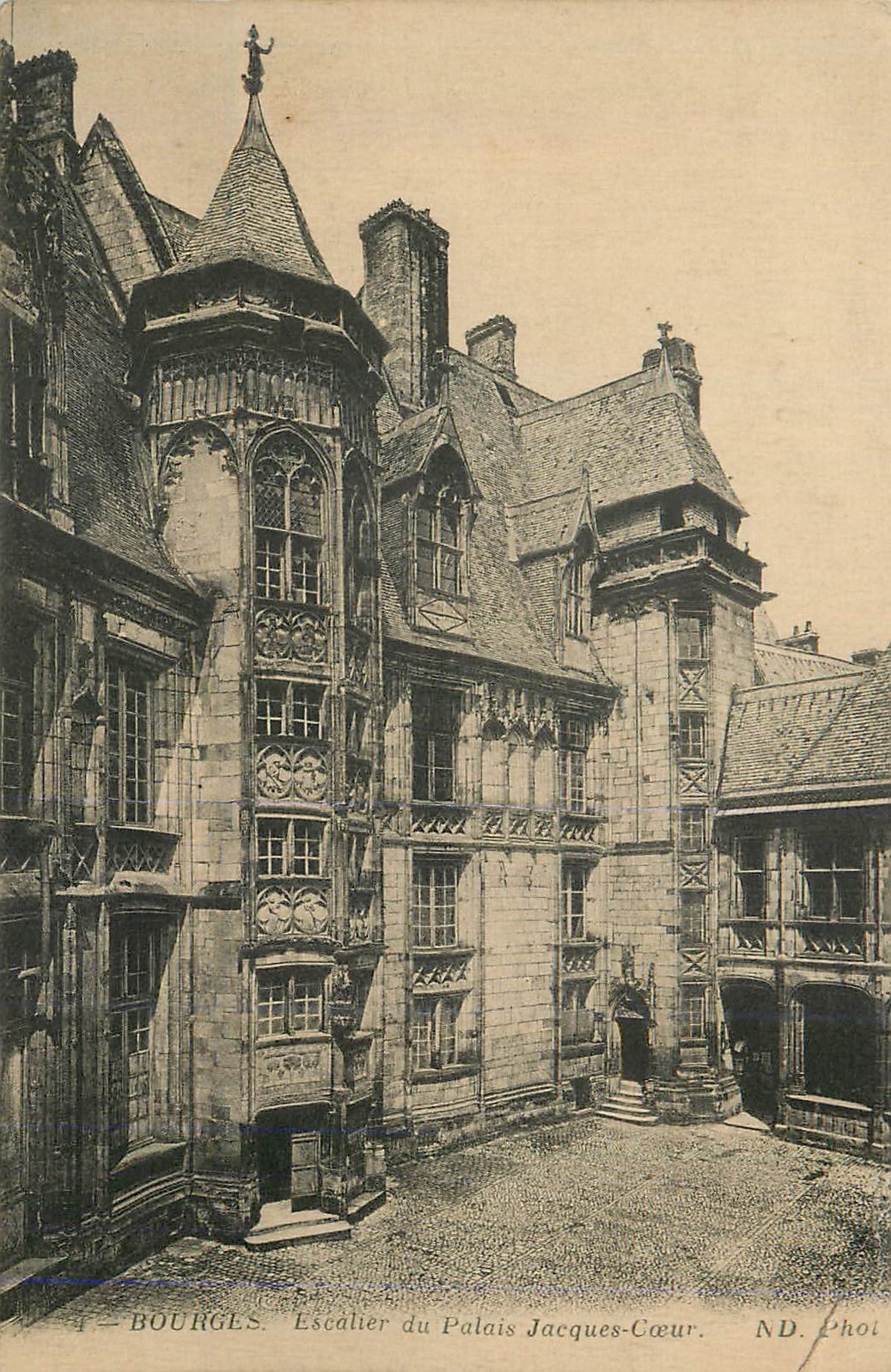 CPA Bourges Escalier du Palais Jacques Coeur