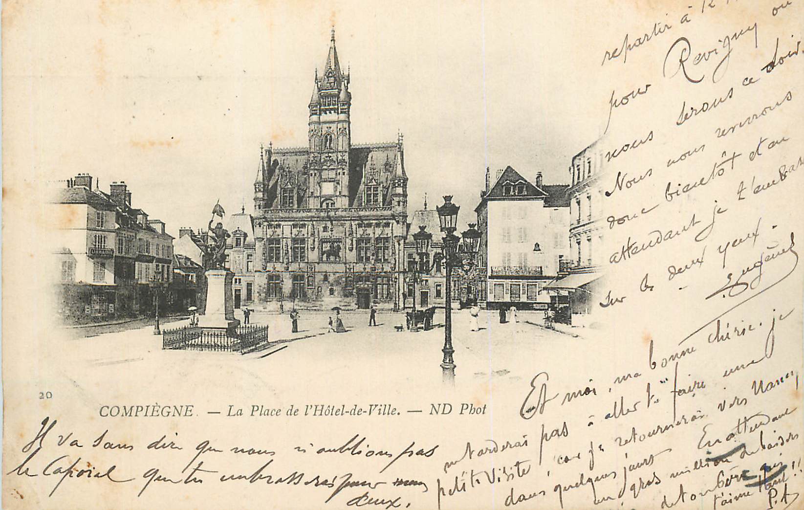 Compiègne — La Place de l'Hôtel-de-Ville — ND Phot