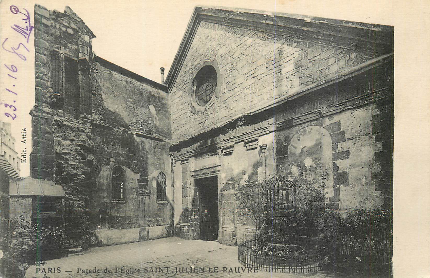 CPA Paris Facade de l'Eglise Saint Julien le Pauvre