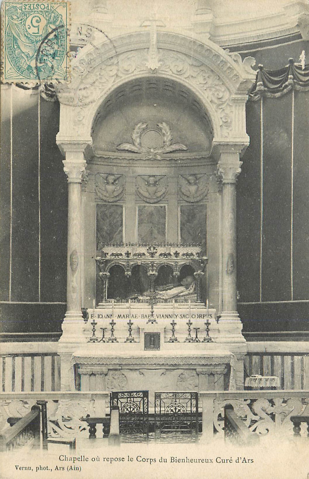 CPA Chapelle ou Repose le Corps du Bienheureux Cure d'Ars