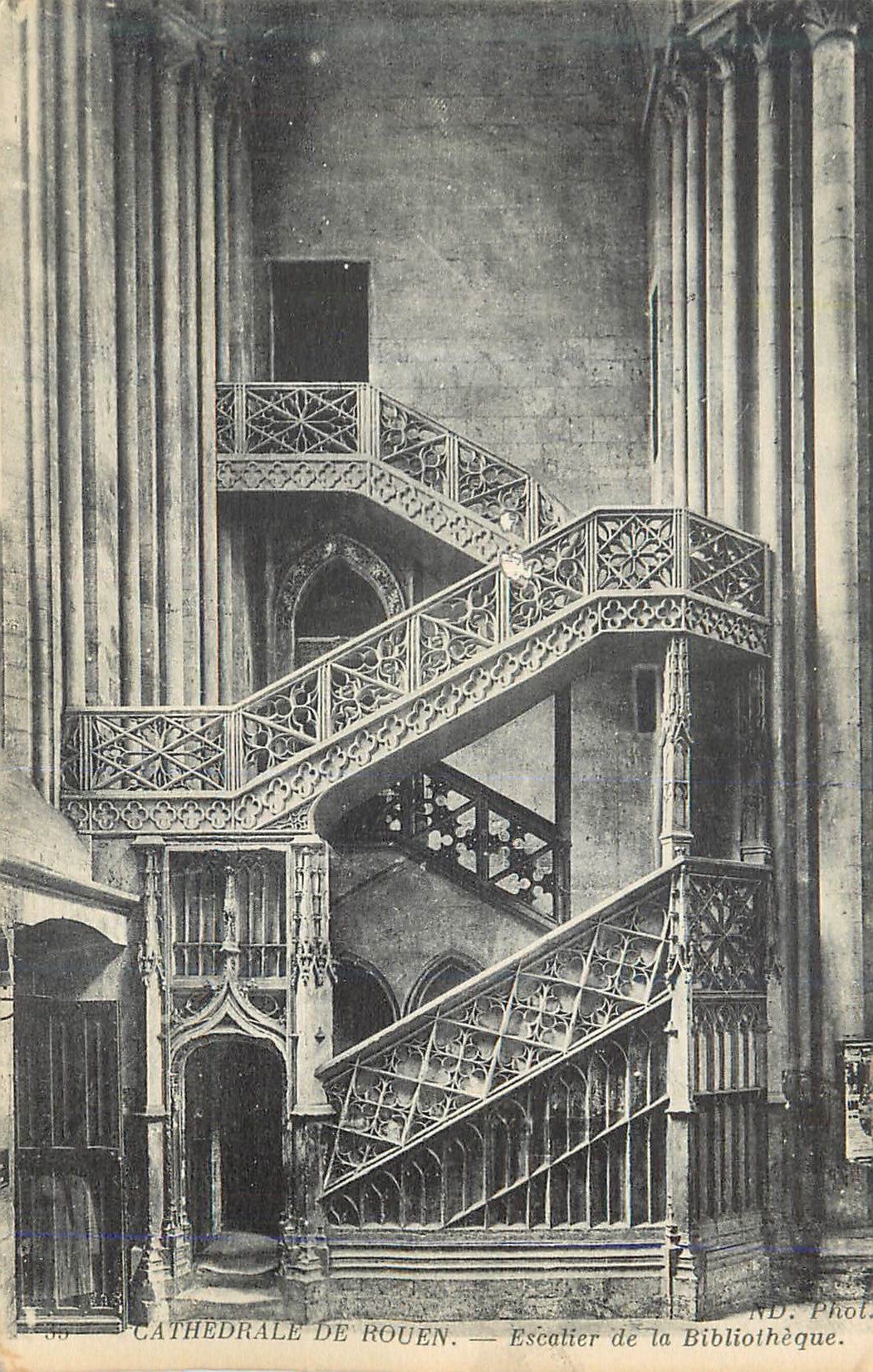 CPA Cathedrale de Rouen Escalier de la Bibliotheque