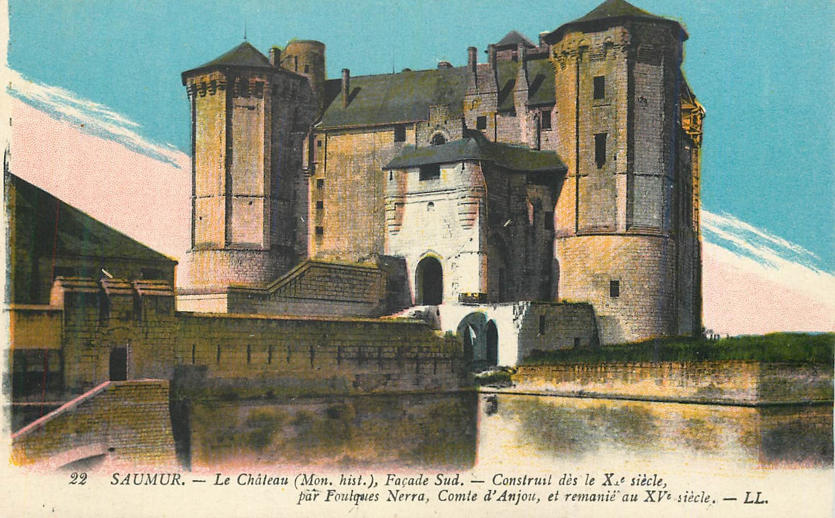 CPA Saumur Le Chateau (Mont Hist) Facade Sud Construit des le XIe Siecle