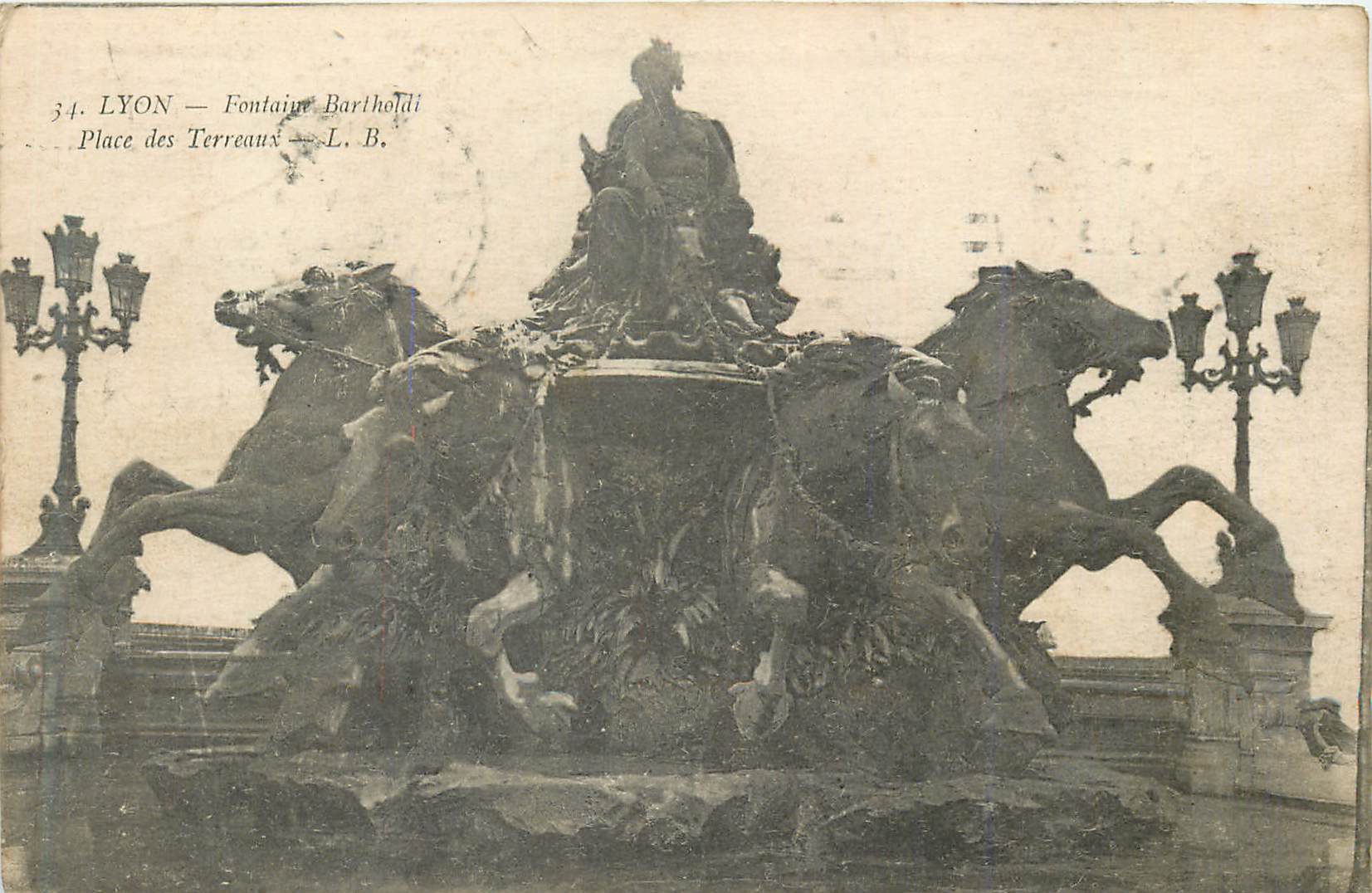 CPA Lyon Fontaine Bartholdi Place des Terreaux