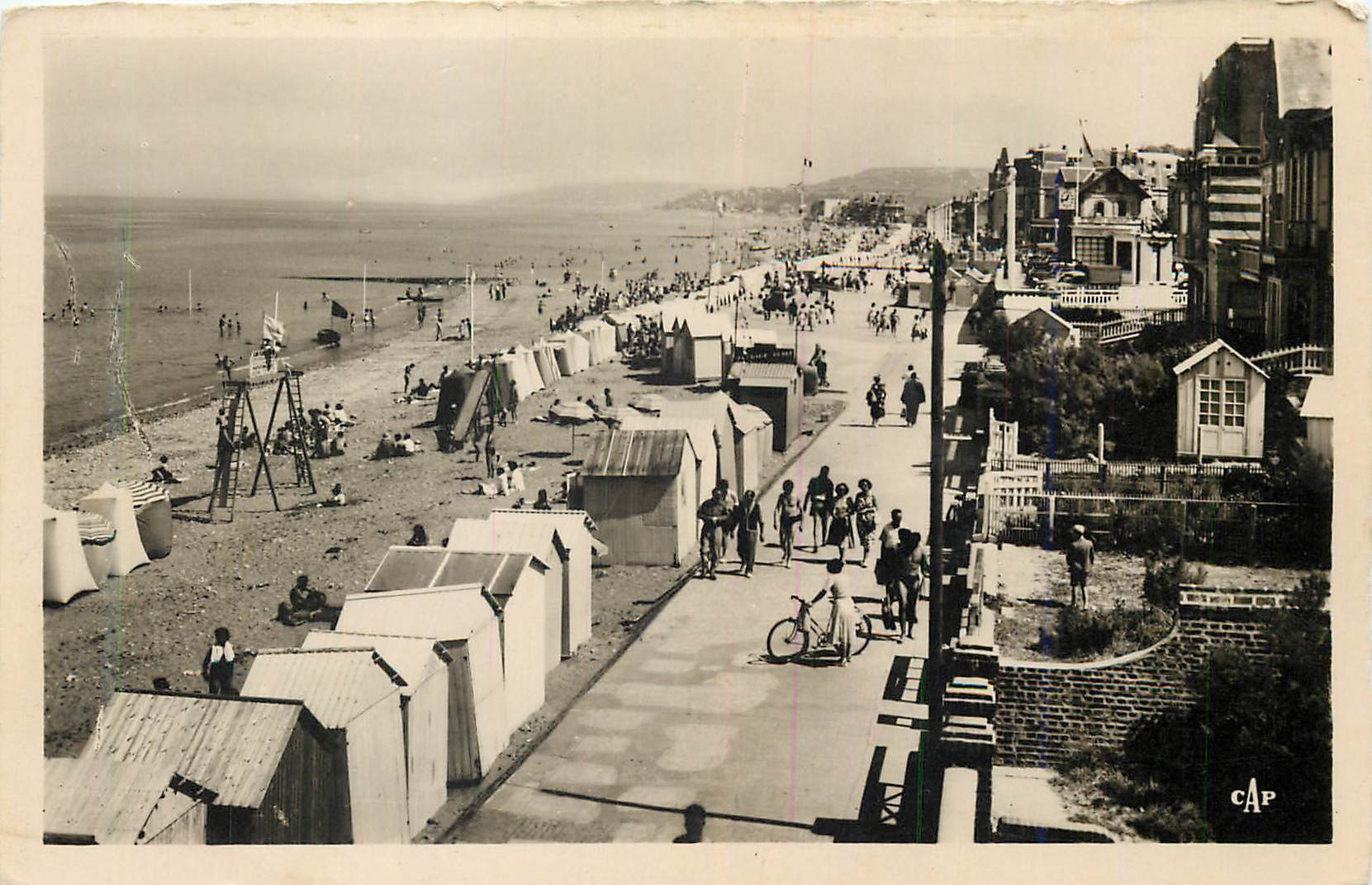 CPM Villers sur Mer Vue Generale sur la Plage