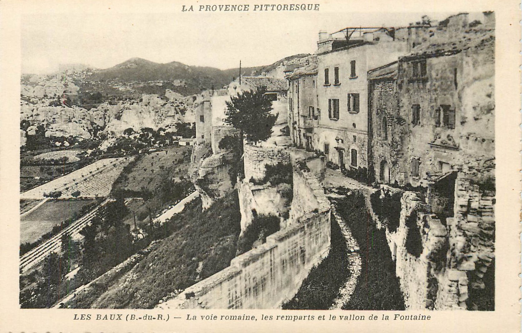 Les Baux (B.-du-R.) — Die römische Straße, die Mauern und das Tal der Quelle — Die malerische Provence