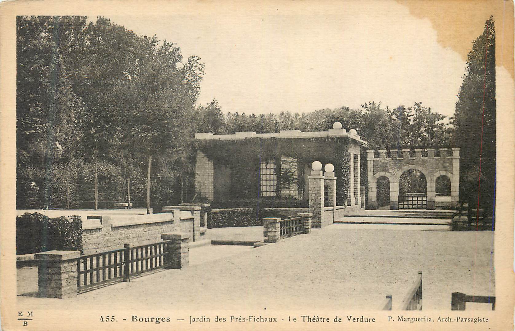 CPA Bourges Jardin des Pres Fichaux Le Theatre de Verdure