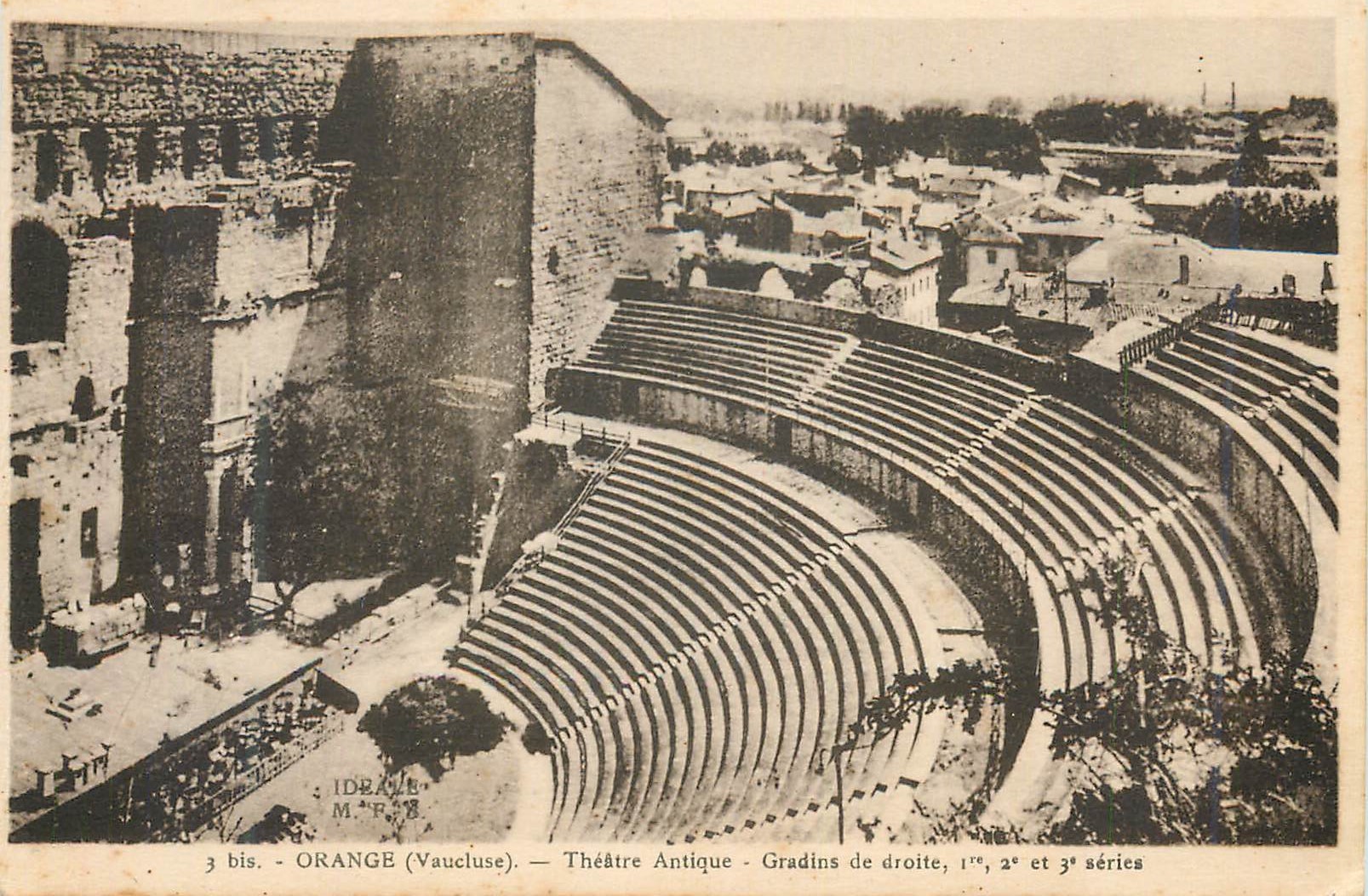CPA Orange (Vaucluse) Theatre Antique Gradins de droite