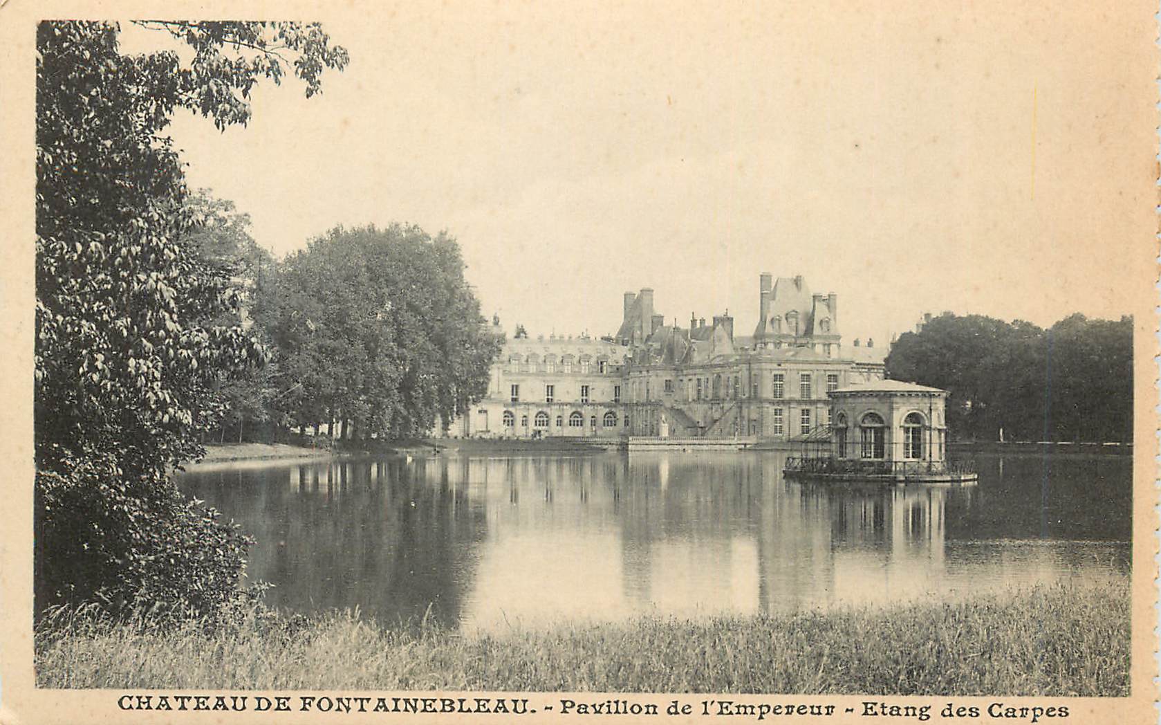 Schloss Fontainebleau — Pavillon des Kaisers — Karpfenteich