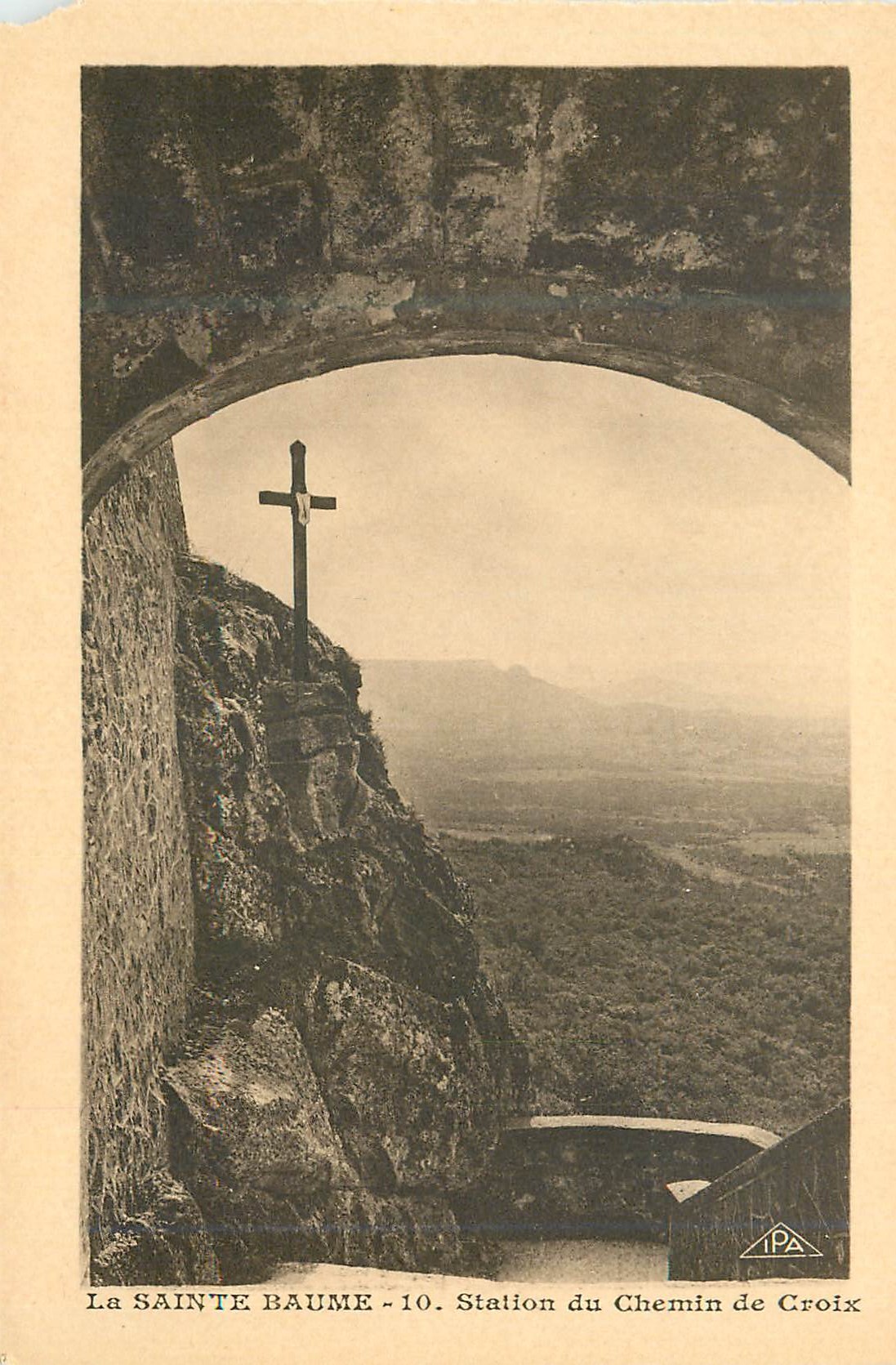 CPA La Sainte Baume Station du Chemin de Croix