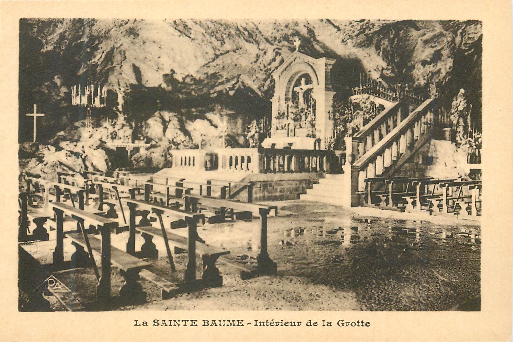 CPA La Sainte Baume Interieur de la Grotte