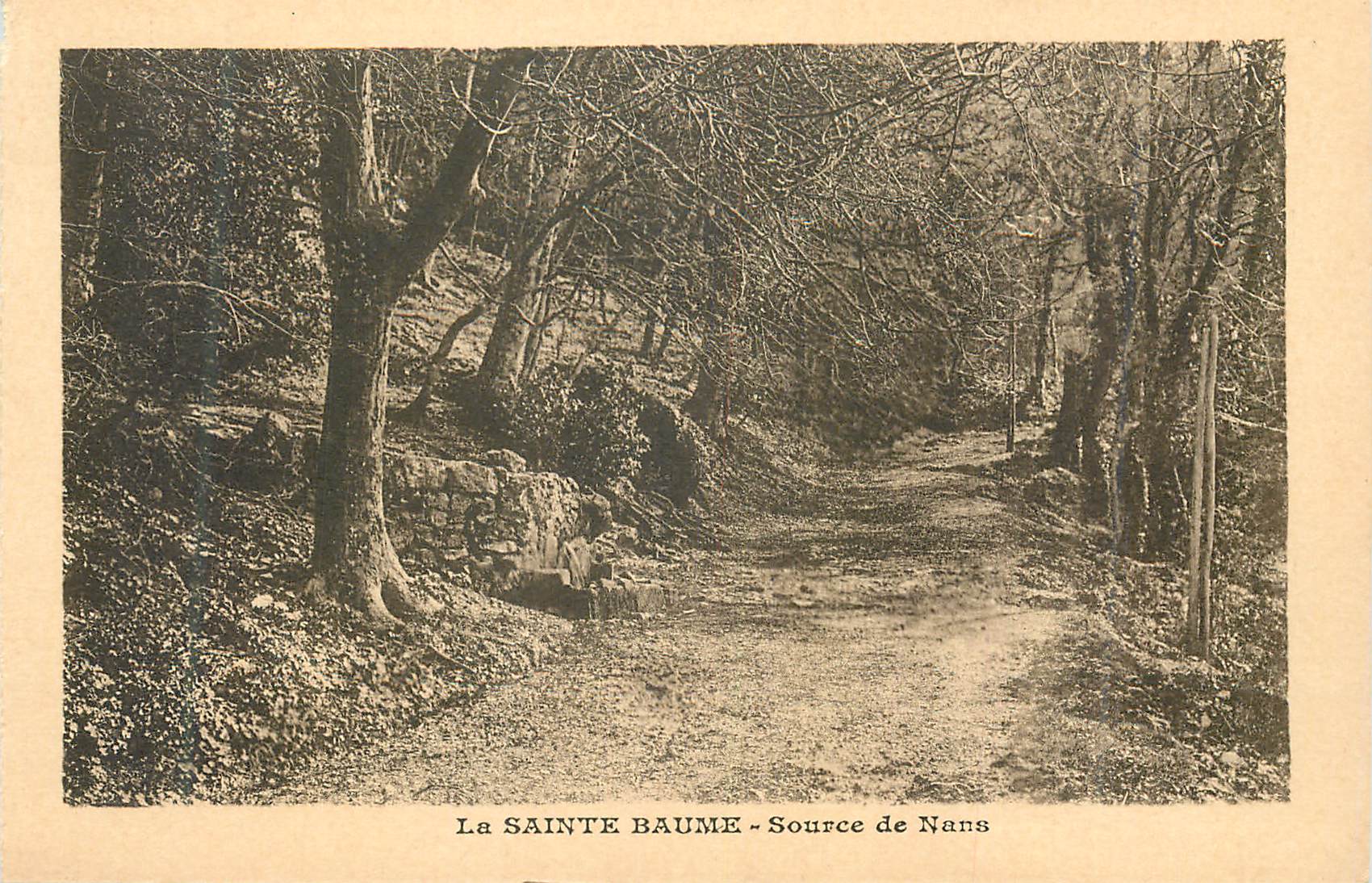 CPA La Sainte Baume Source de Nans