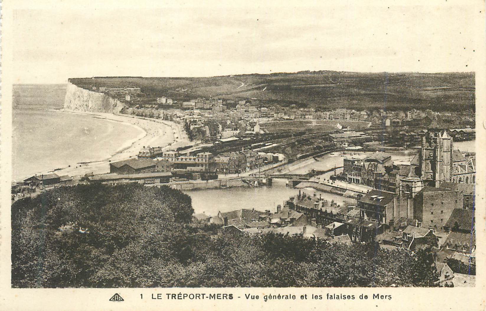 CPA Le Treport Mers Vue generale et les falaises de Mers
