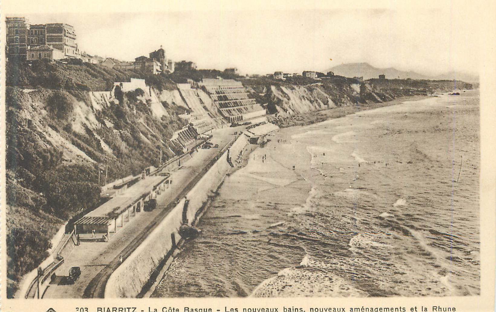 CPA Biarritz La Cote Basque Les nouveaux bains nouveaux amenagements et la Rhune