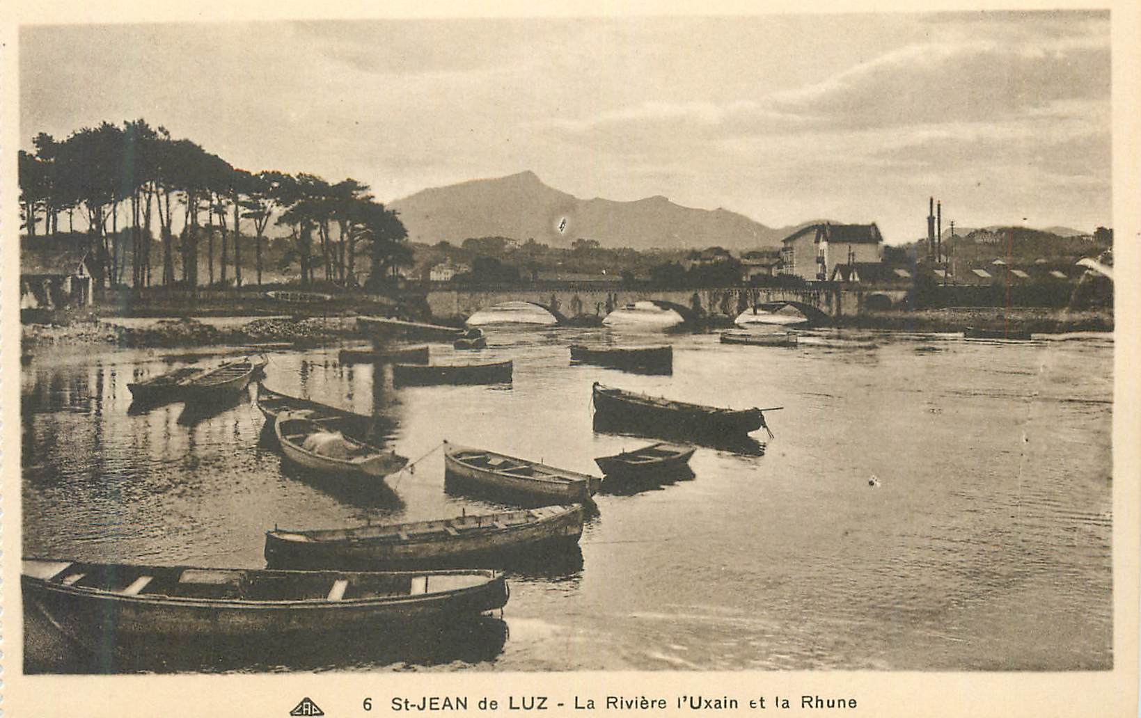 CPA St Jean de Luz La Riviere l'Uxain et la Rhune