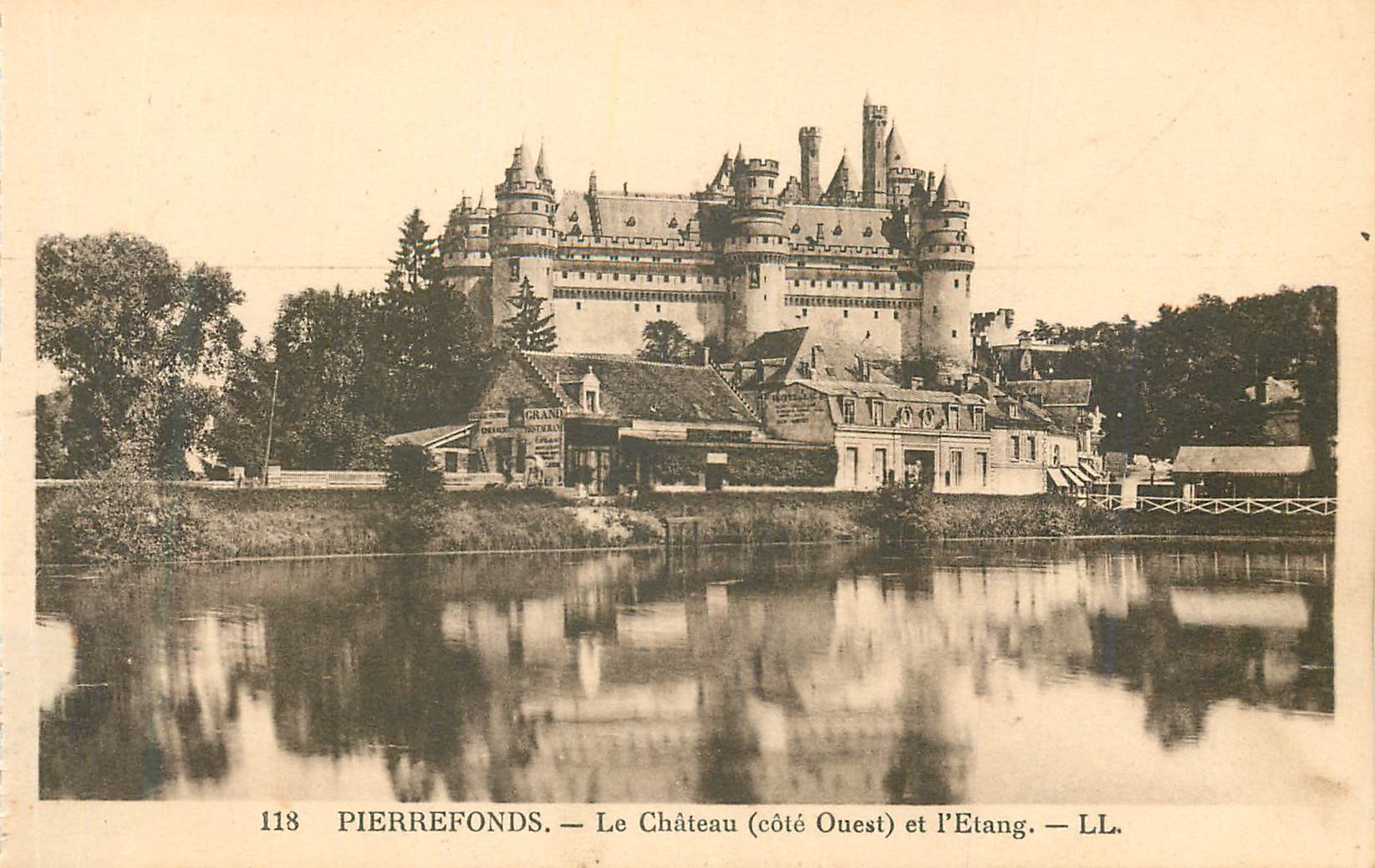 CPA Pierrefonds Le Chateau (Cote Sud) et l'Etang
