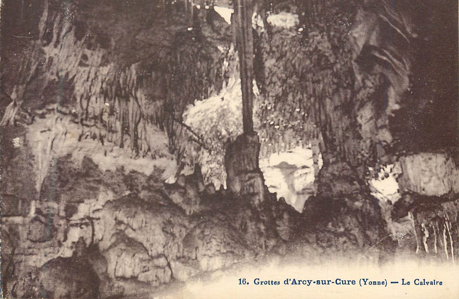 Grottes d'Arcy-sur-Cure (Yonne) — Le Calvaire