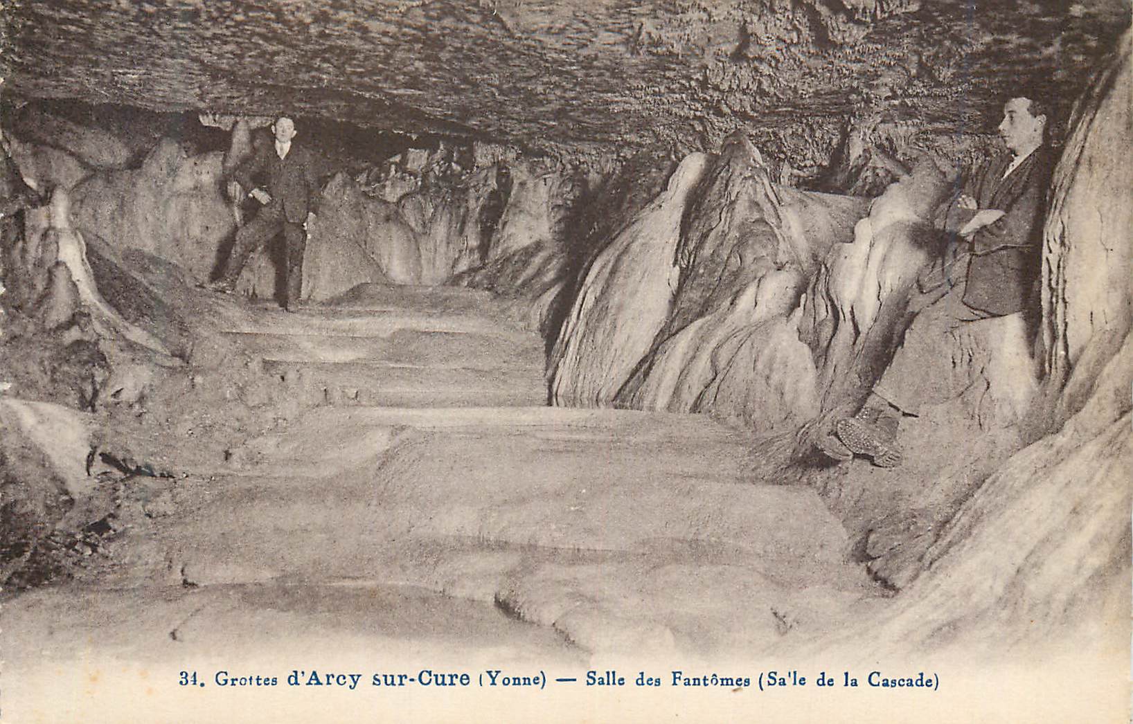 Grottes d'Arcy-sur-Cure (Yonne) — Salle des Fantômes (Salle de la Cascade)