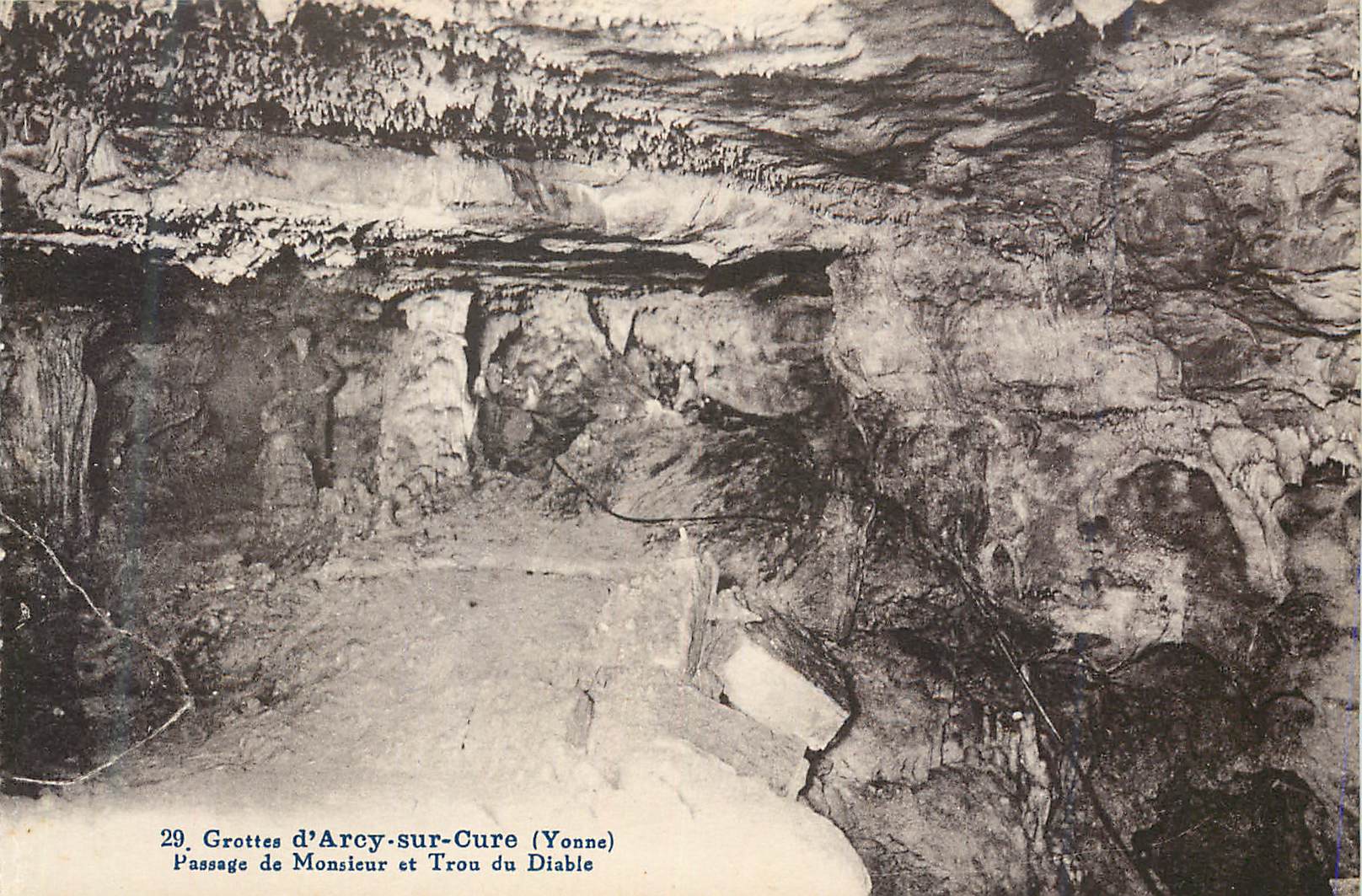 Grottes d'Arcy-sur-Cure (Yonne) — Passage de Monsieur et Trou du Diable — n°29