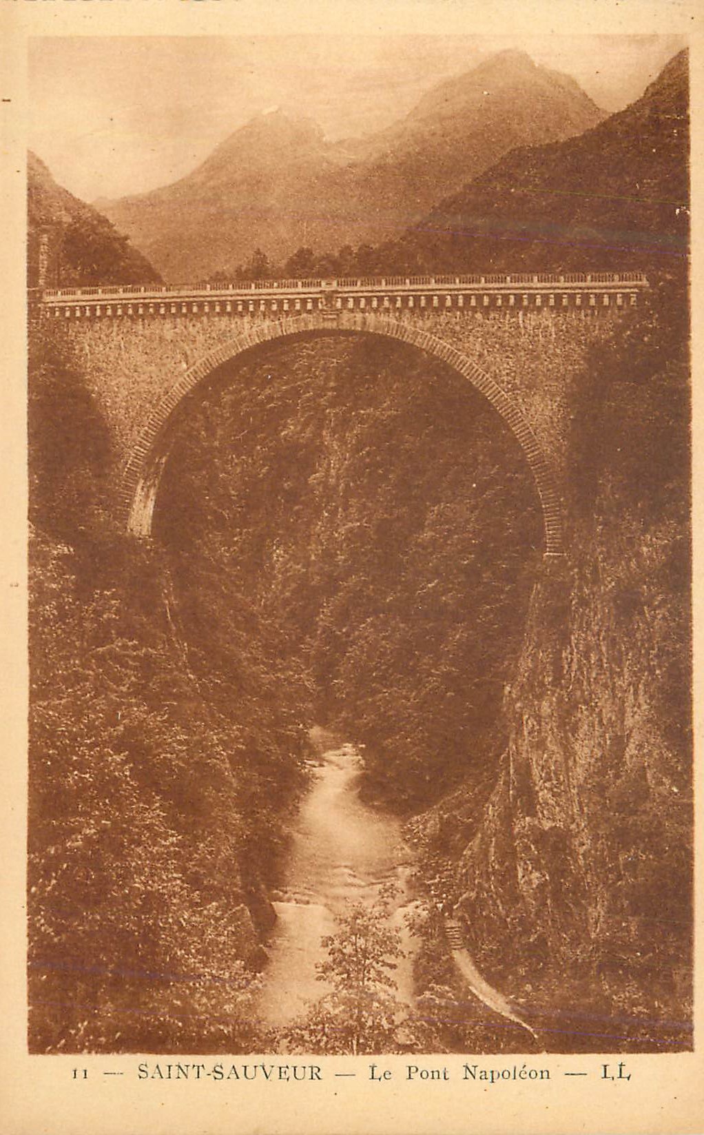 CPA Saint Sauveur Le Pont Napoleon