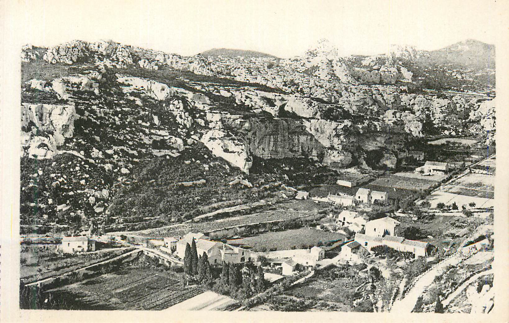 Vue panoramique de Sainte-Victoire — Éditeur non identifié, n° de série non lisible