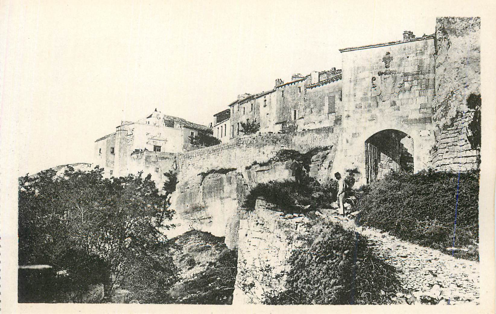 Porte de la ville — vue panoramique — éditeur non identifié