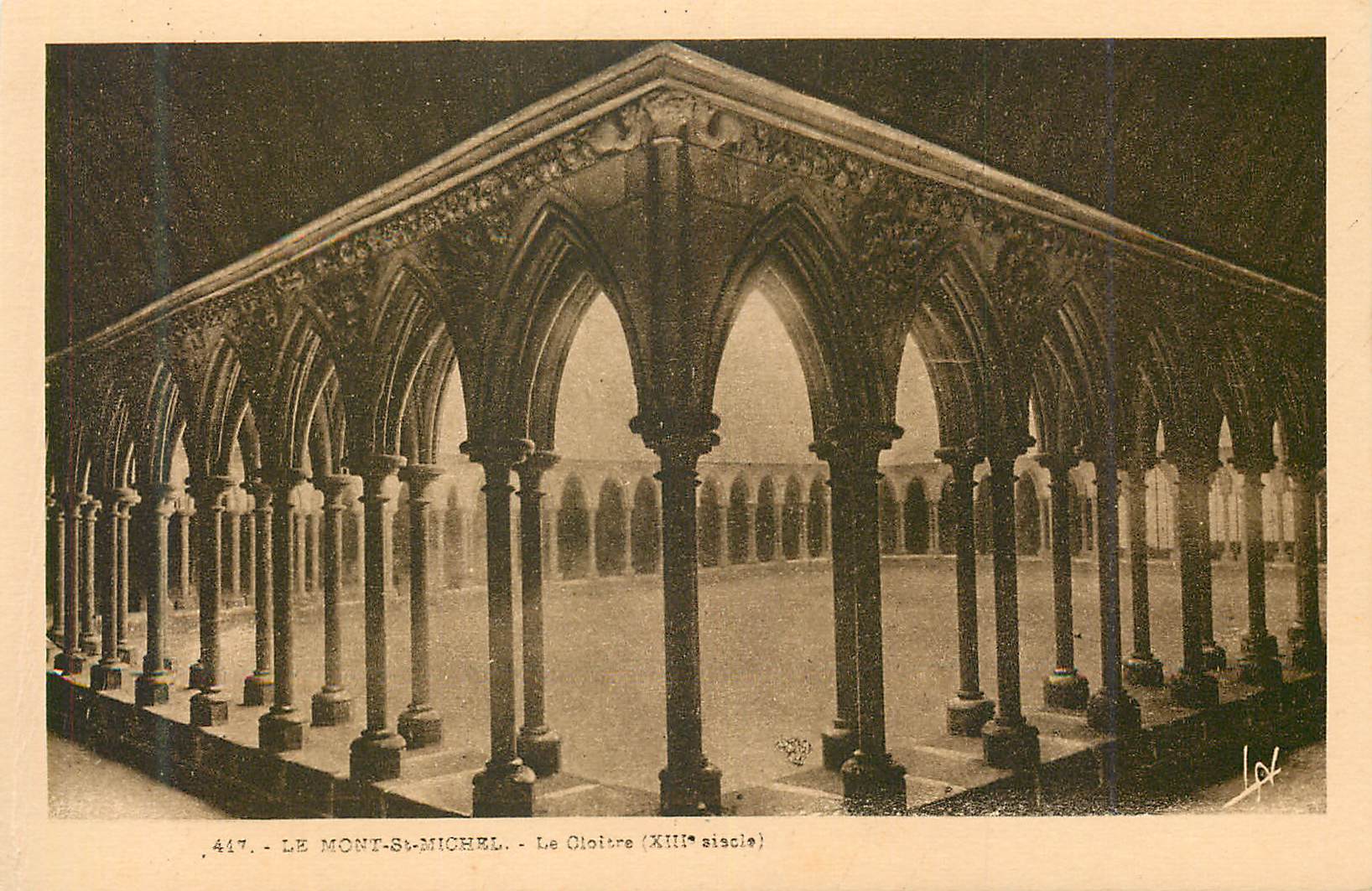 CPA Le Mont St Michel Le Cloitre (XIII siecle)