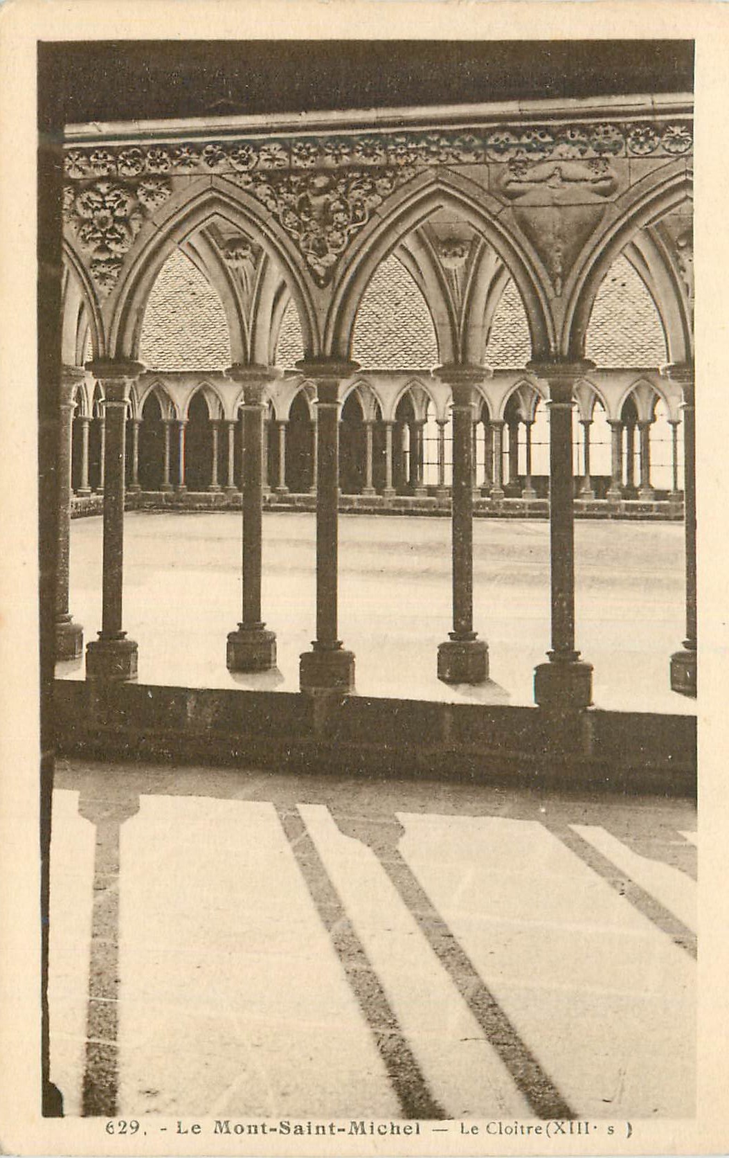 CPA Le Mont Saint Michel Le Cloitre (VIII s)