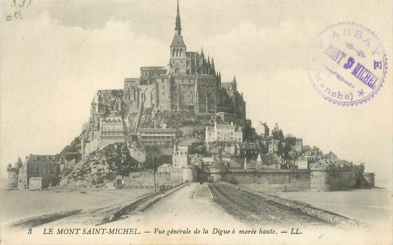 CPA Le Mont Saint Michel Vue generale de la Digue a maree haute