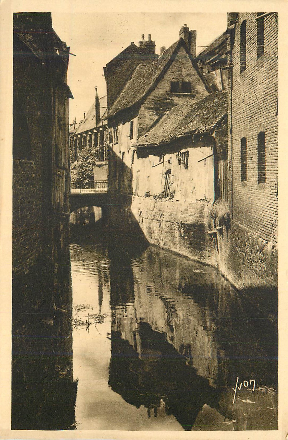 CPA Amiens (Somme) Canal dans le Quartier St Leu La Douche France