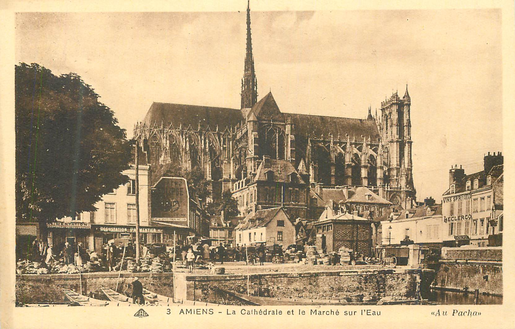 CPA Amiens La Cathedrale et le Marche sur l'Eau