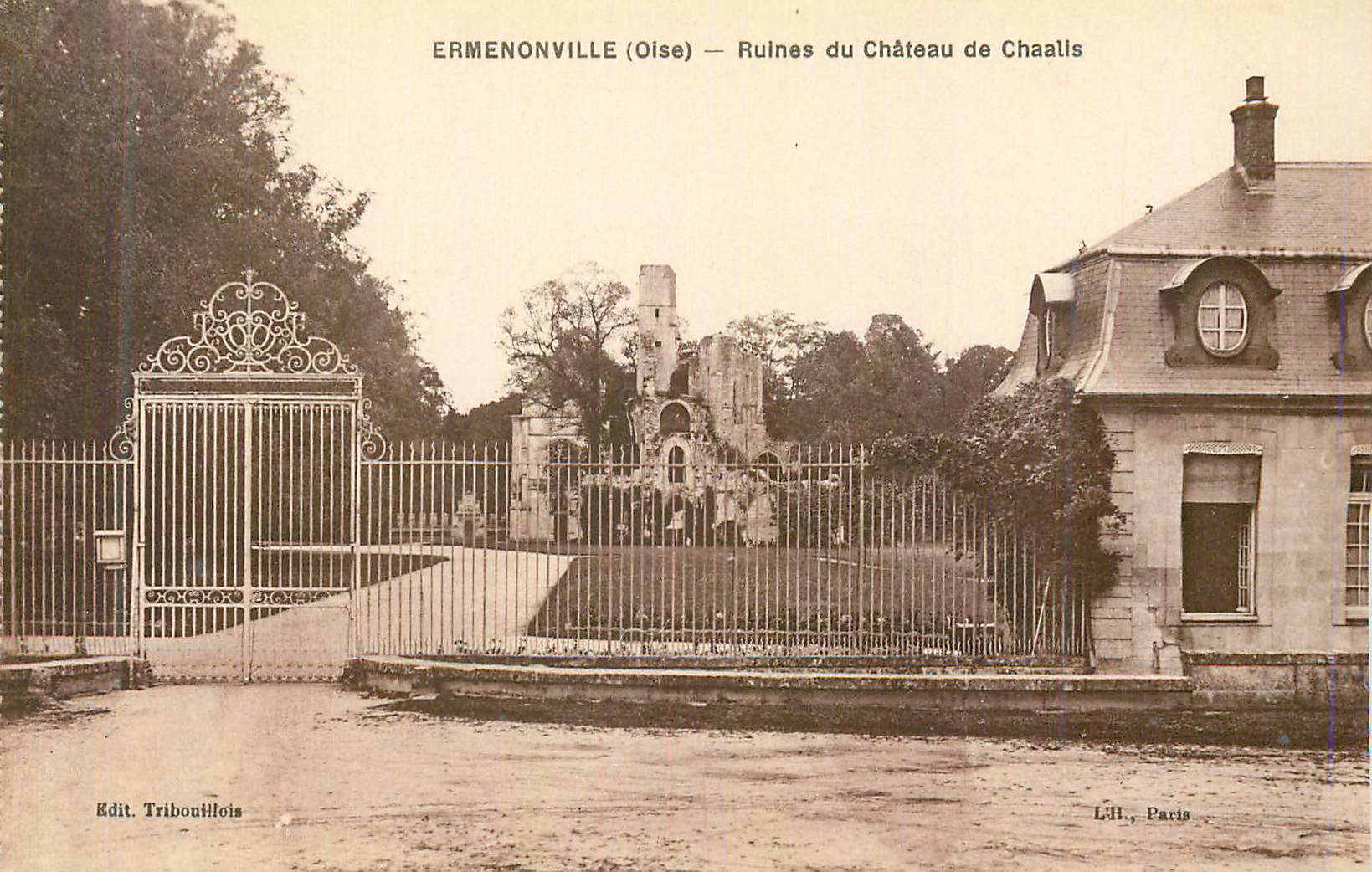 CPA Ermenonville (Oise) Ruines du Chateau de Chaalis