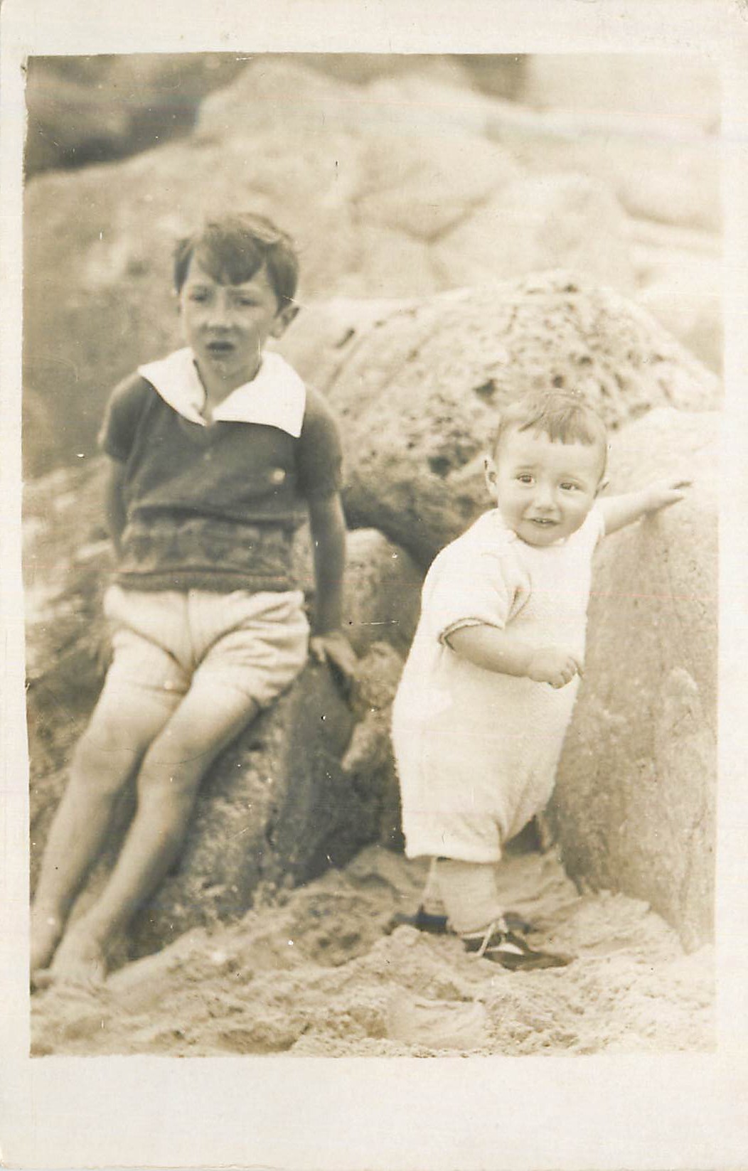 CARTE PHOTO Enfants Boulogne sur Mer