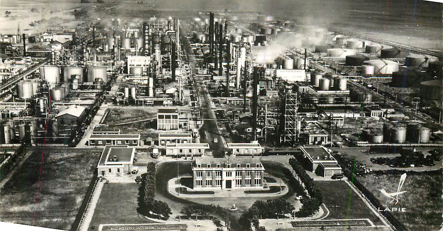CPM La Raffinerie de Petrole de Gonfreville l'Orcher (Seine Maritime)