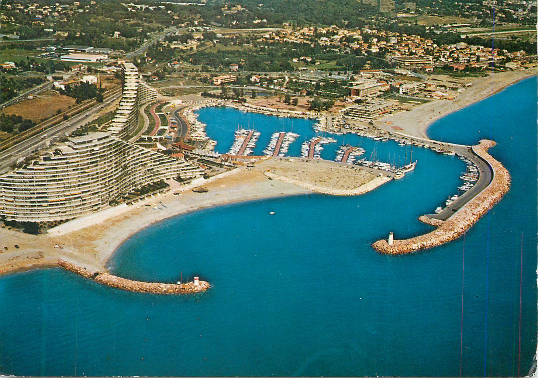 CPM Villeneuve Loubet Plage (Alpes Maritimes) Vue aerienne de la plage