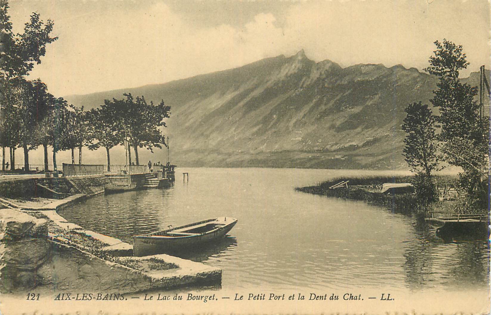 CPA Aix les Bains Le Lac du Bourget Le Petit port et la Dent du Chat