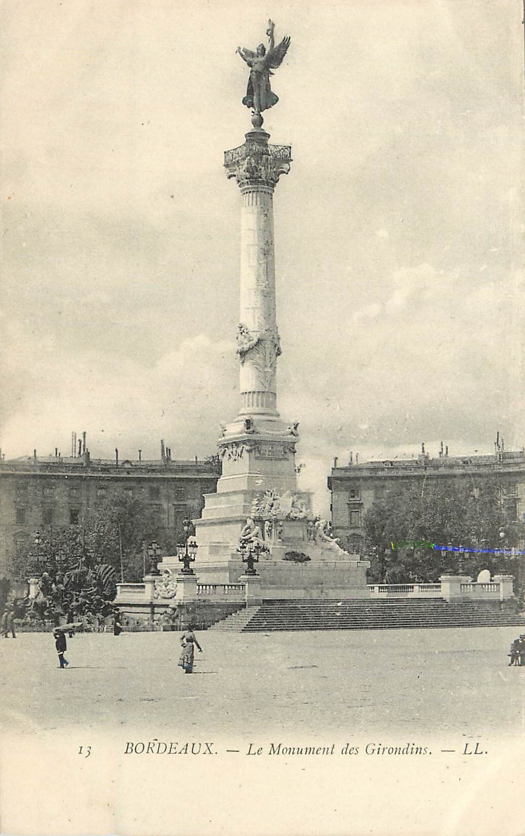 CPA Bordeaux Le Monument des Girondins