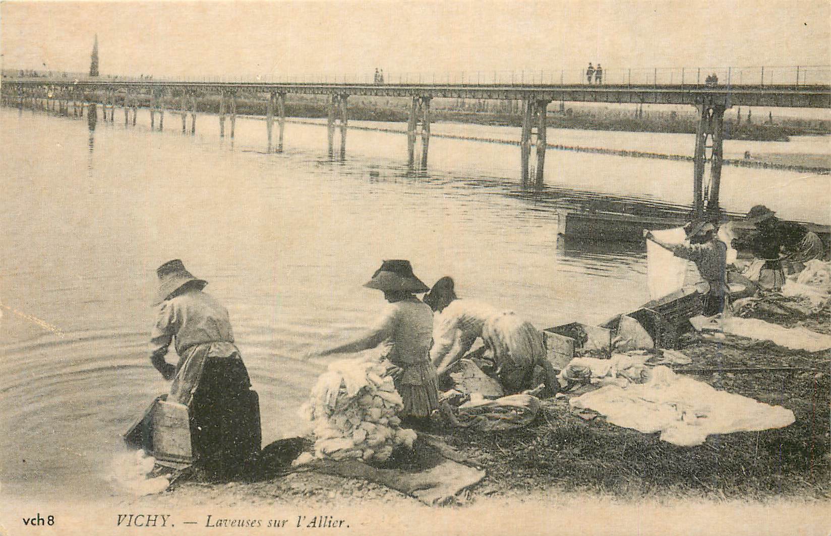 REPRO Vichy Laveuses sur l'Allier