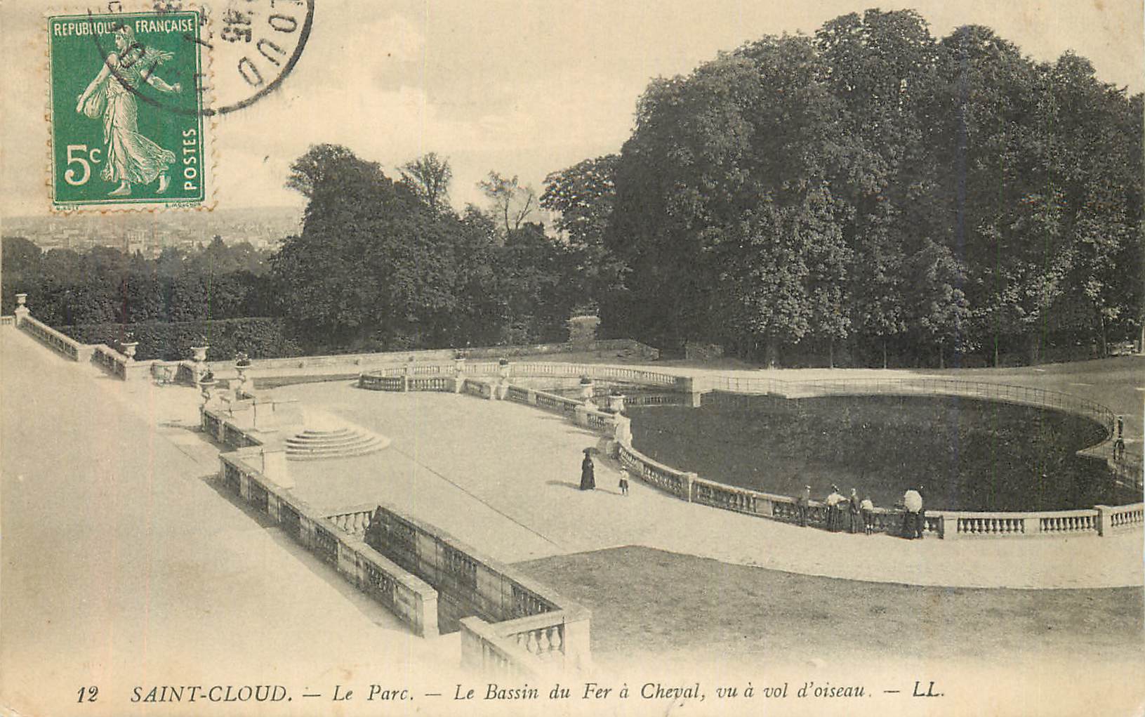 CPA Saint Cloud Le Parc Le Bassin du Fer a Cheval vu a vol d'oiseau
