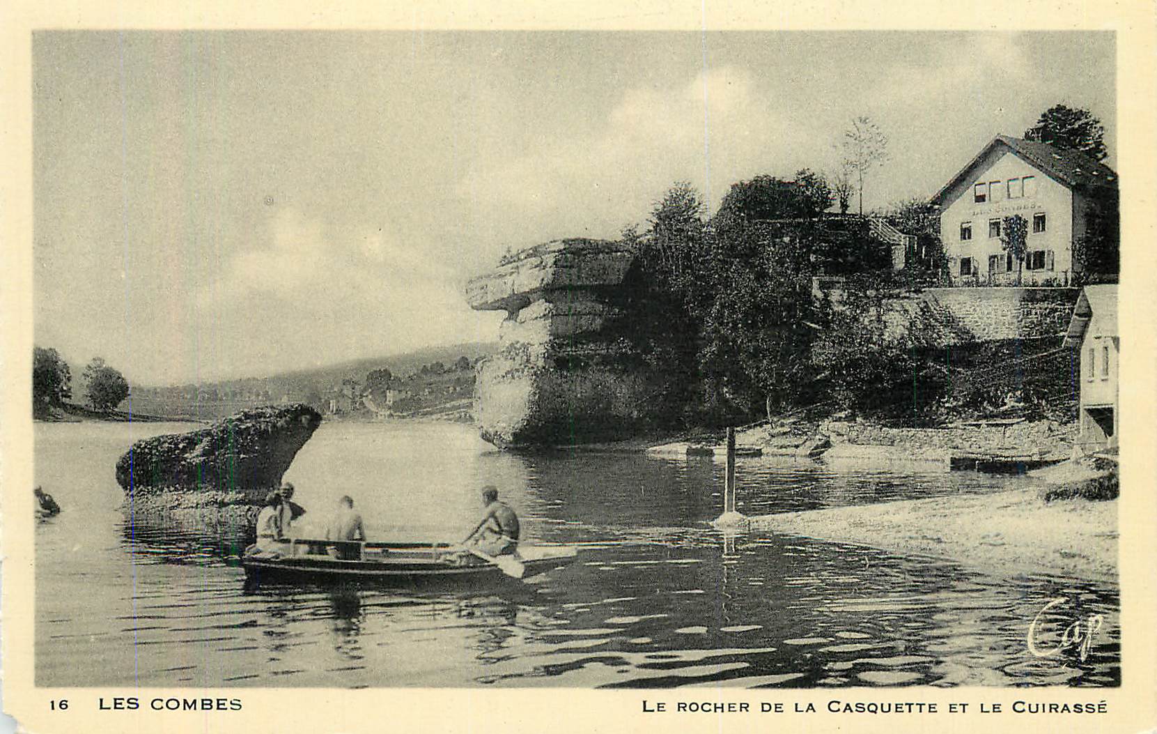 CPA Les Combes Le Rocher de la Casquette et le Cuirasse