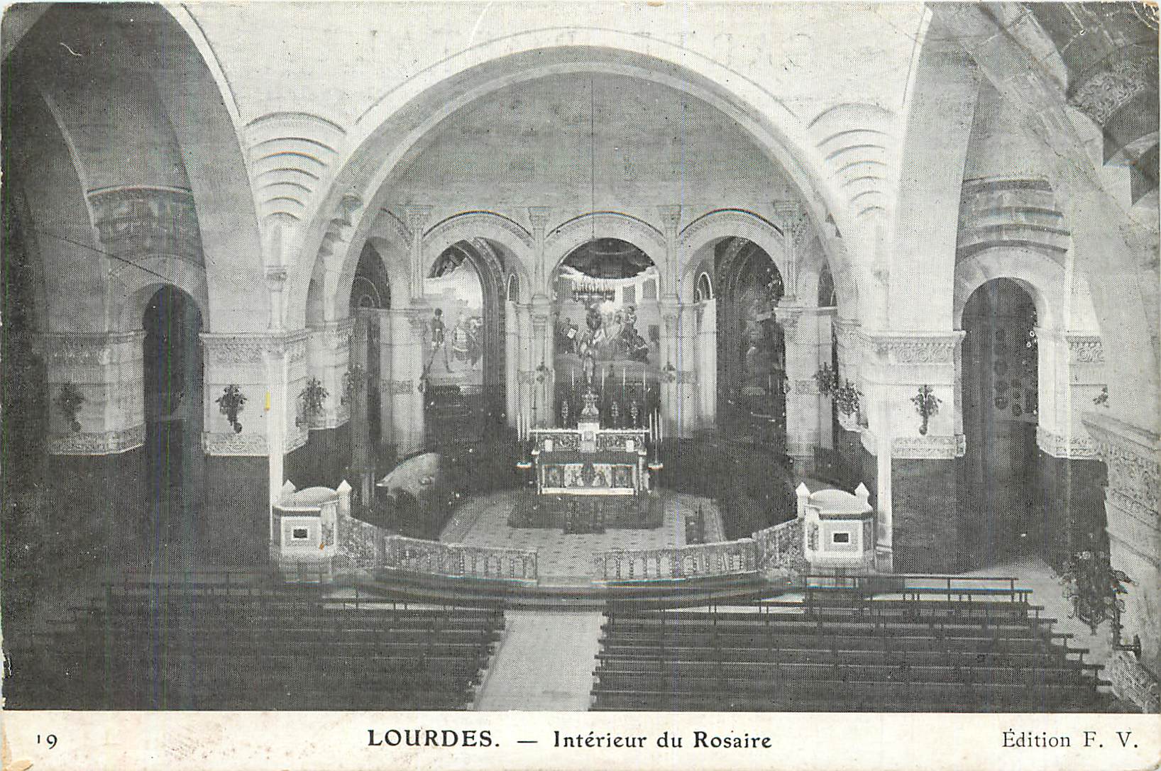 CPA Lourdes Interieur du Rosaire